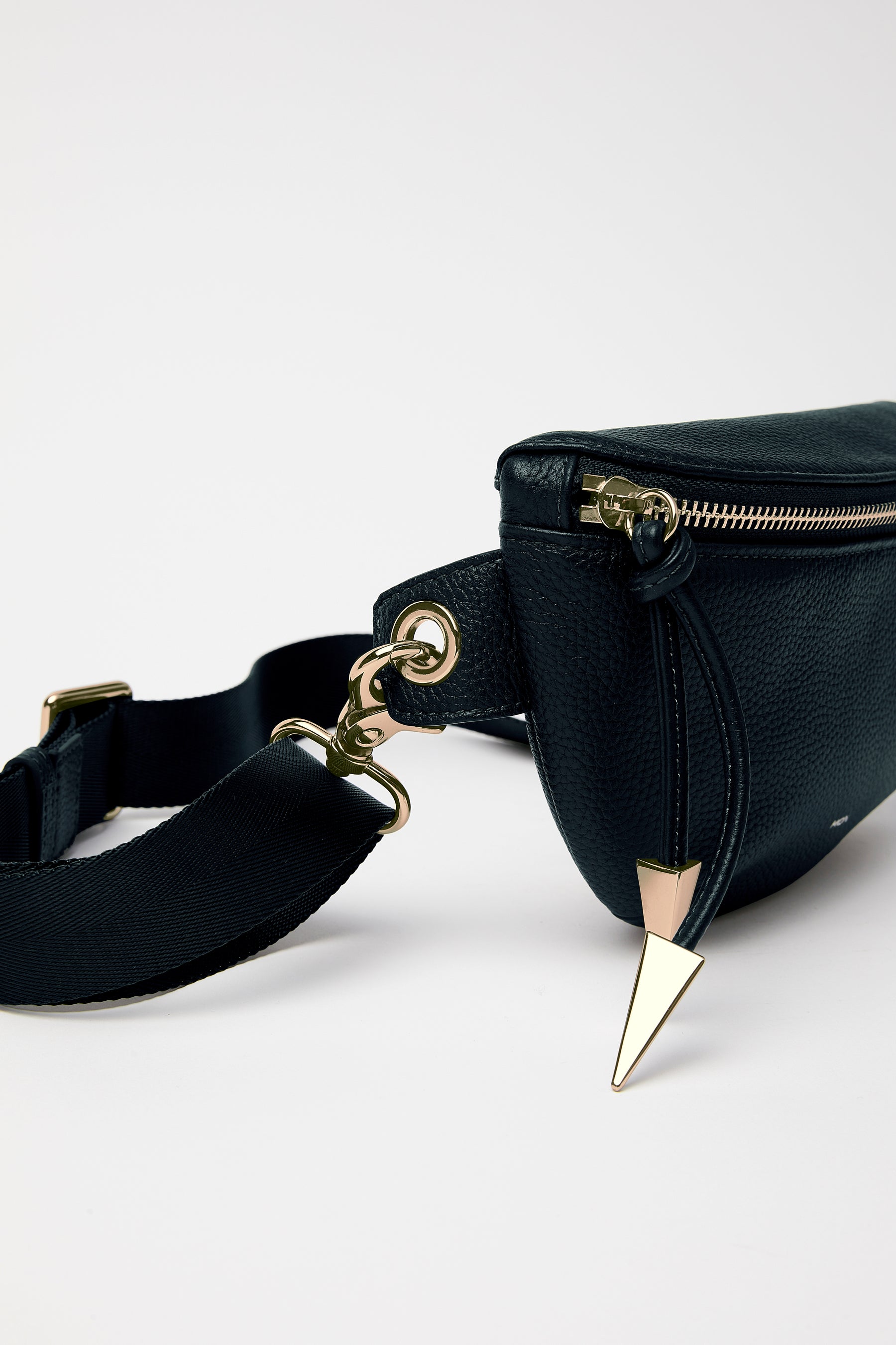 Soho Pebbled Leather Bumbag | Black Gold