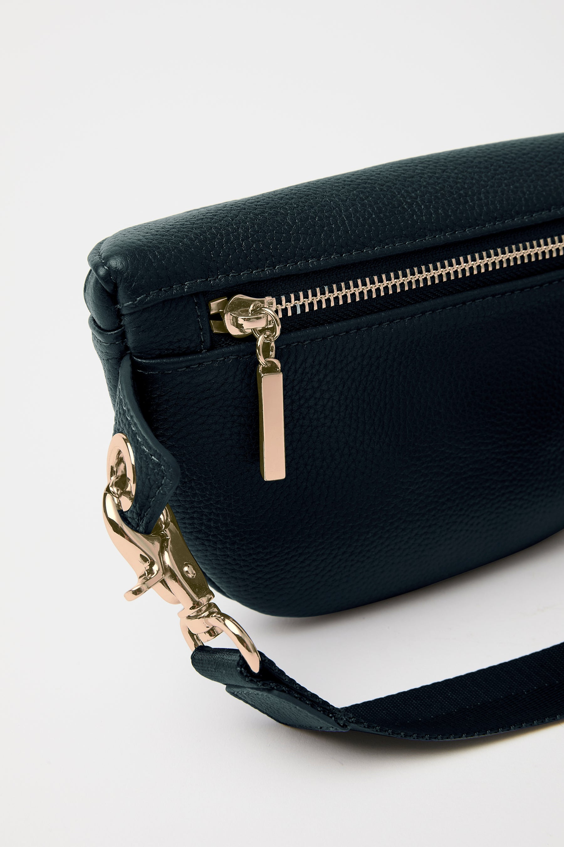 Soho Pebbled Leather Bumbag | Black Gold