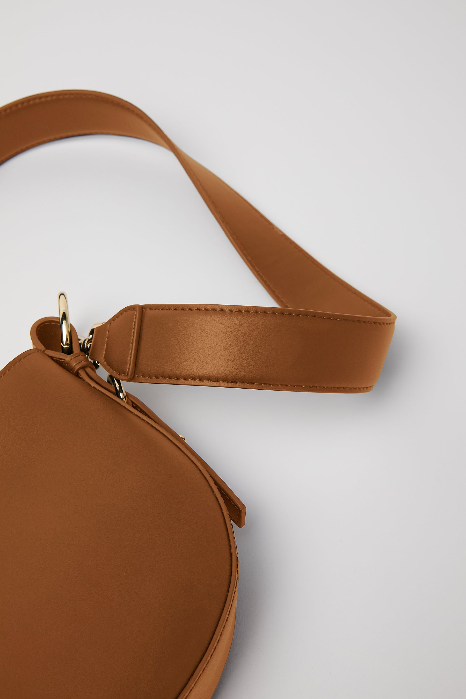 Smooth Leather Saddle Bag | Windsor Tan Gold