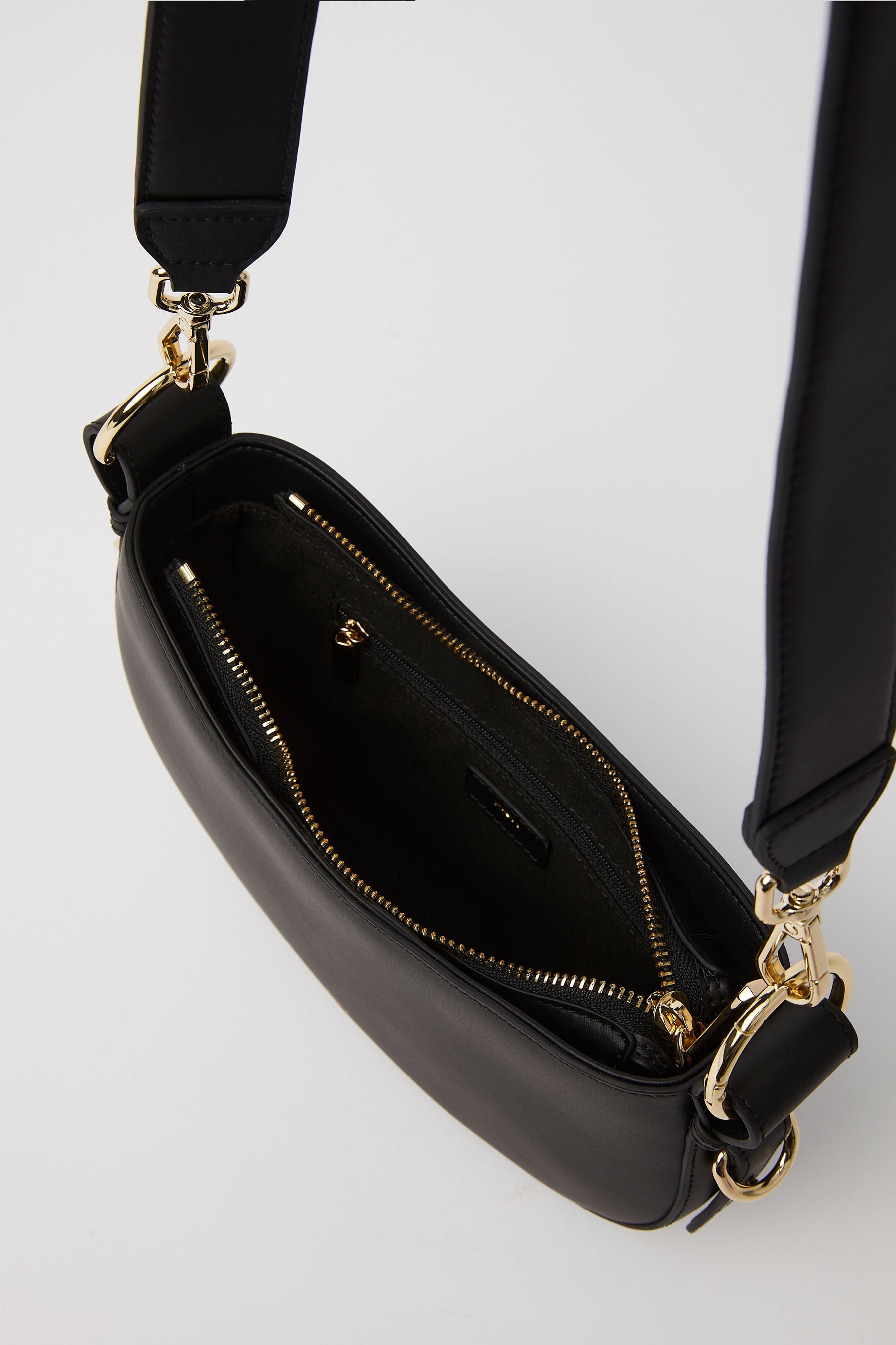 Smooth Leather Saddle Bag | Black Gold