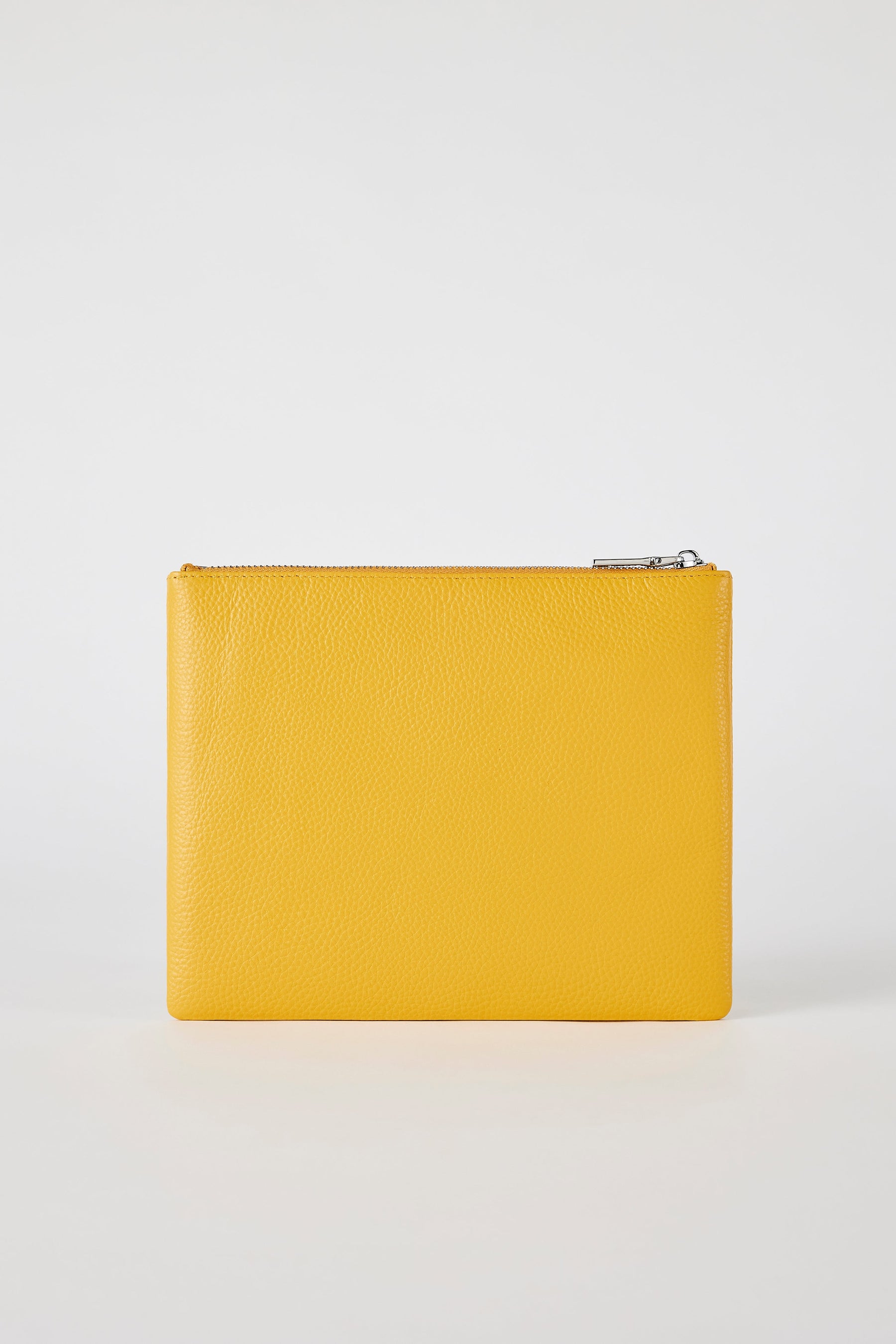 220908_MonPurse_13_ClassicPouch_Yellow_333_c1429d03-8761-4f8b-8b76-560e8824bc07.jpg