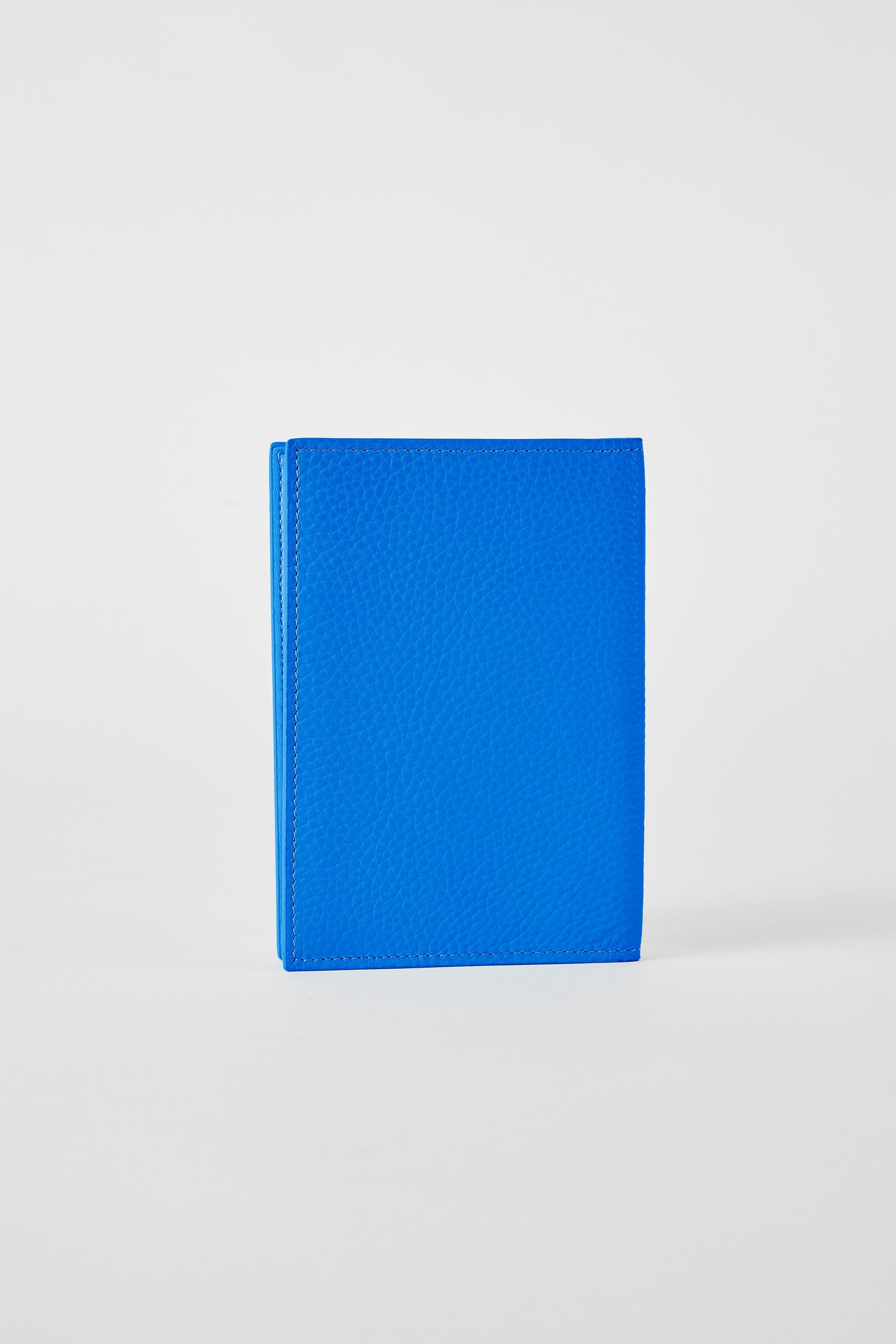220908_MonPurse_27_Passport_Blue_10_02b58106-f561-488f-8319-44f6043dc94d.jpg