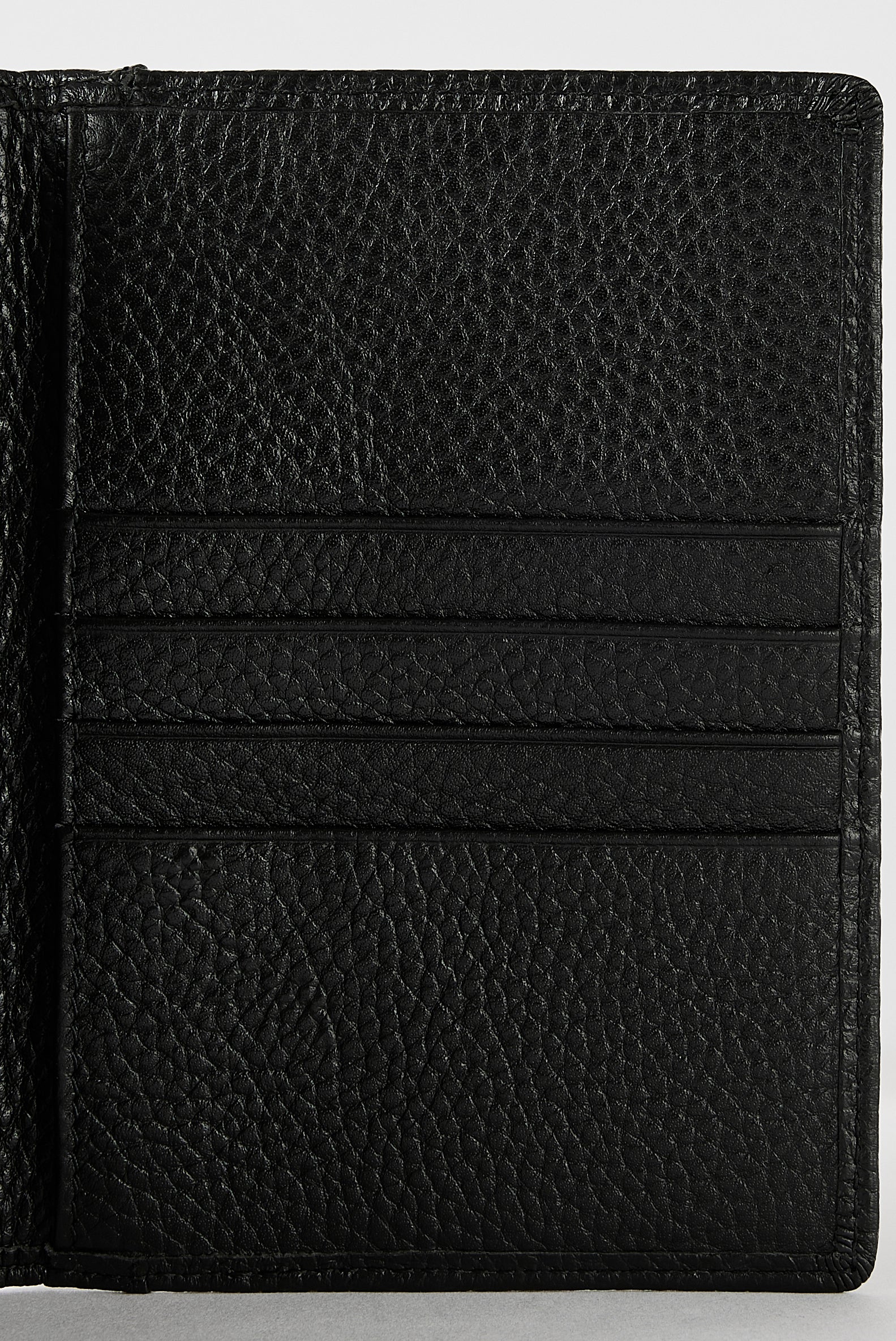 220908_MonPurse_29_Passport_Luxe_Black_472_06e925e3-274e-494d-bfba-73a20299aa50.jpg