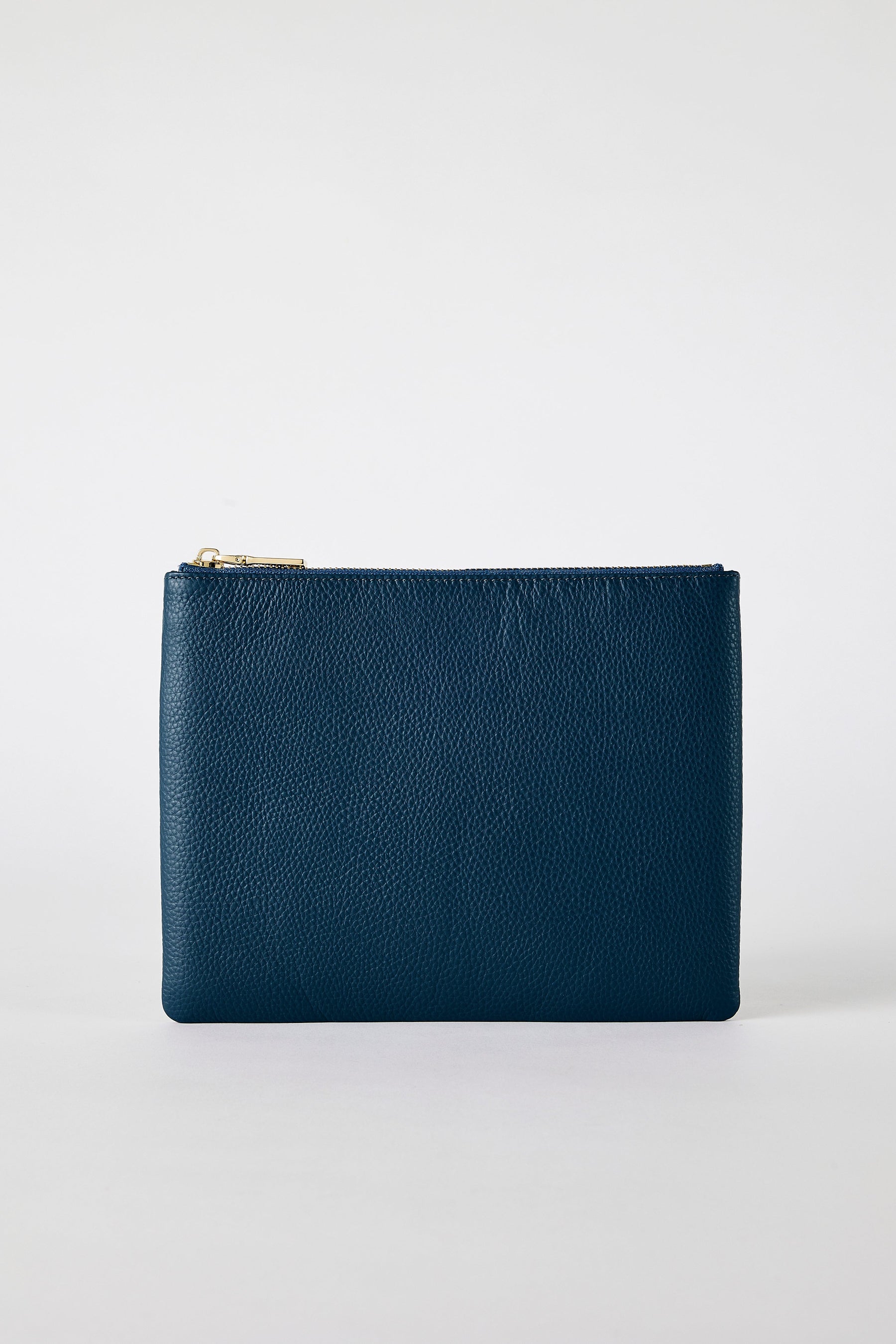 230301_MonPurse_DarkNavy_ClassicPouch1.jpg