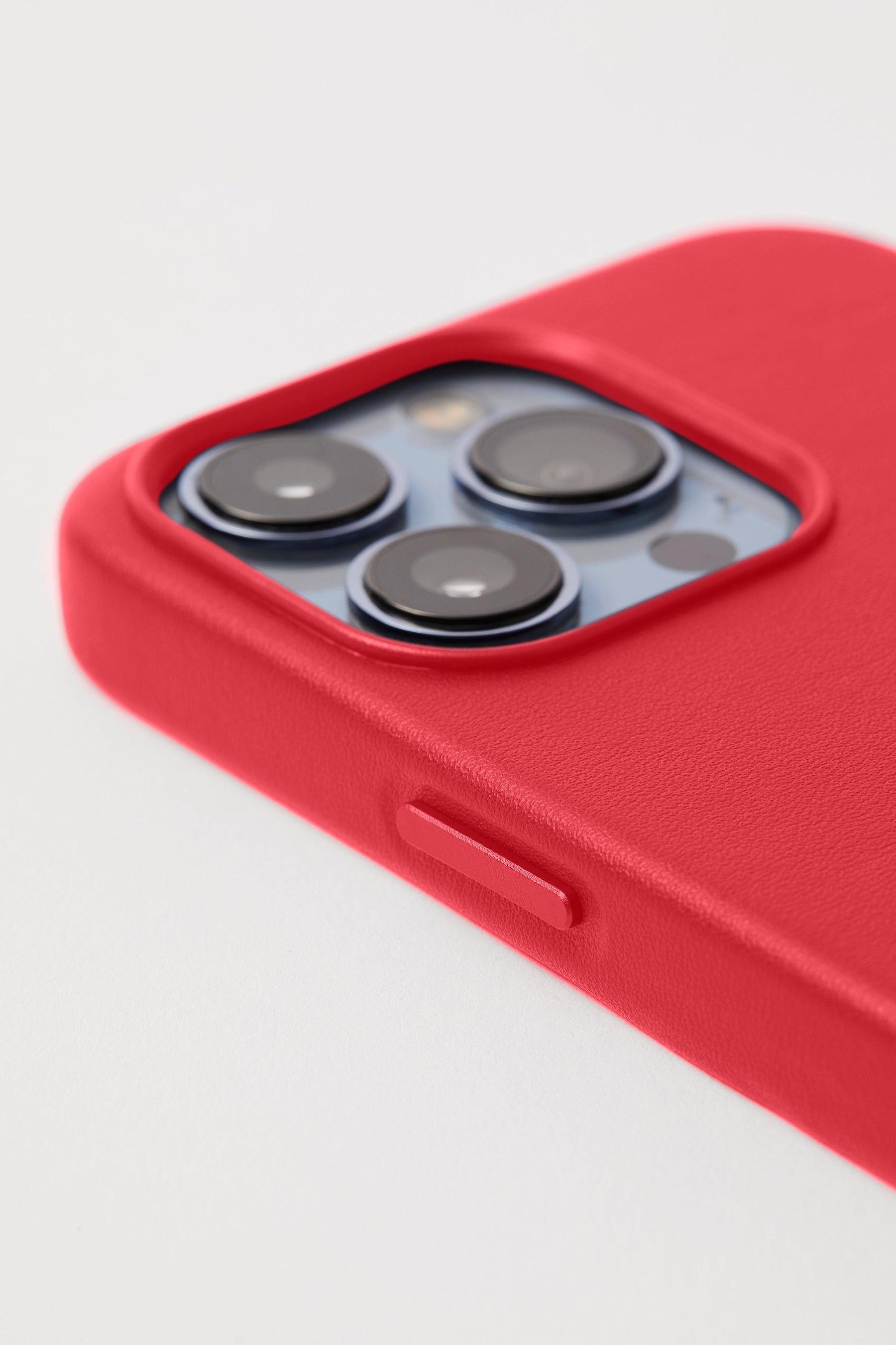 iPhone12Crimson17.jpg