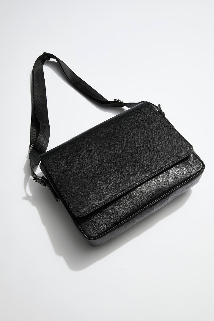 Messenger Bag Black Silver