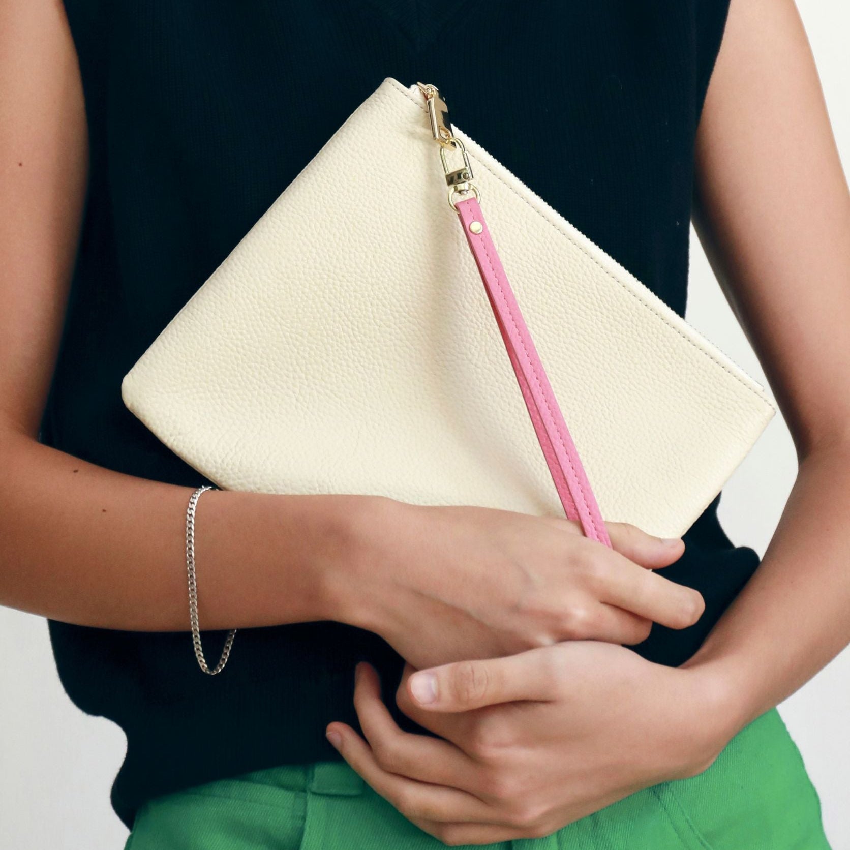 wristlet-pink_d53ffc1a-f2c1-4da4-a6a2-f2e04b790654.jpg