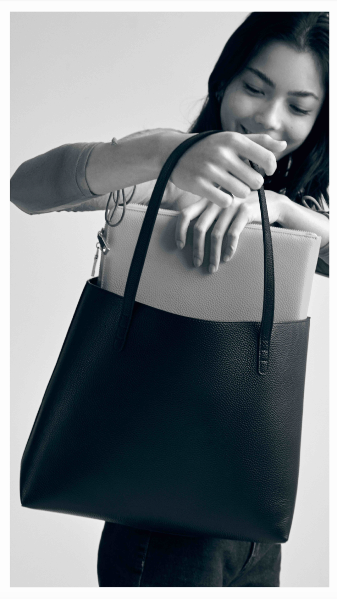 Flamingo Handbag - Black | Vegan Leather Handbags | GUNAS New York – Gunas  New York