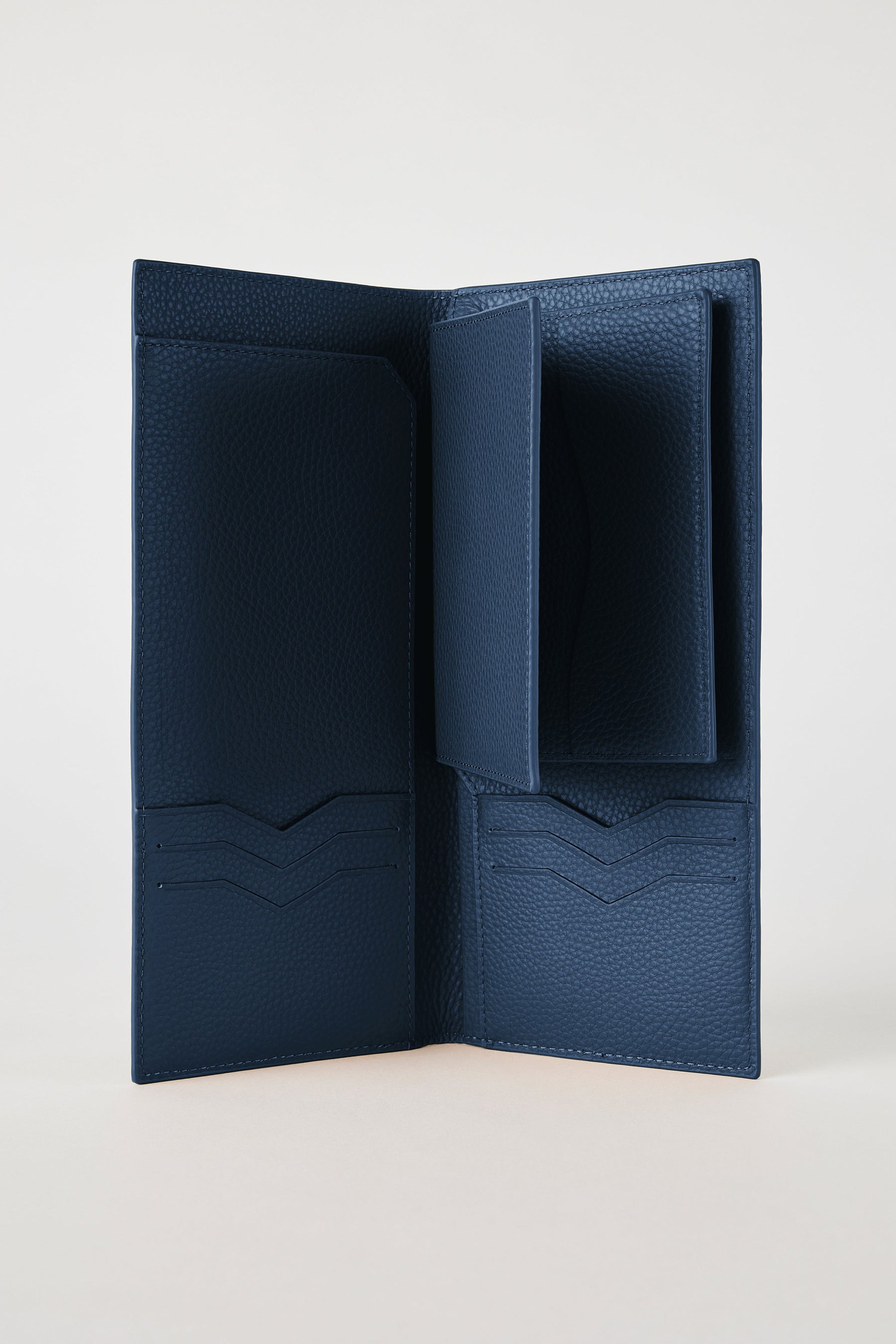 Polyester Travel wallet Navy Approx. 11*9.5 cm