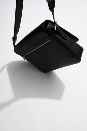 messenger-bag-black-leather-silver-hardware-side-4_5bbbdad1-cc67-48c6-8614-bcbce7627cfd.jpg